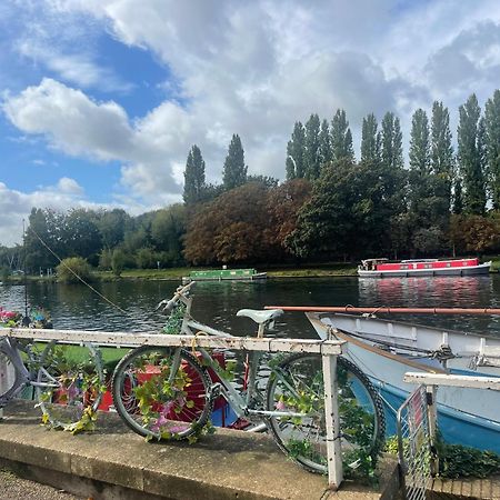 Готель Doubletree By Hilton London Kingston Upon Thames Кінгстон-на-Темзі Екстер'єр фото