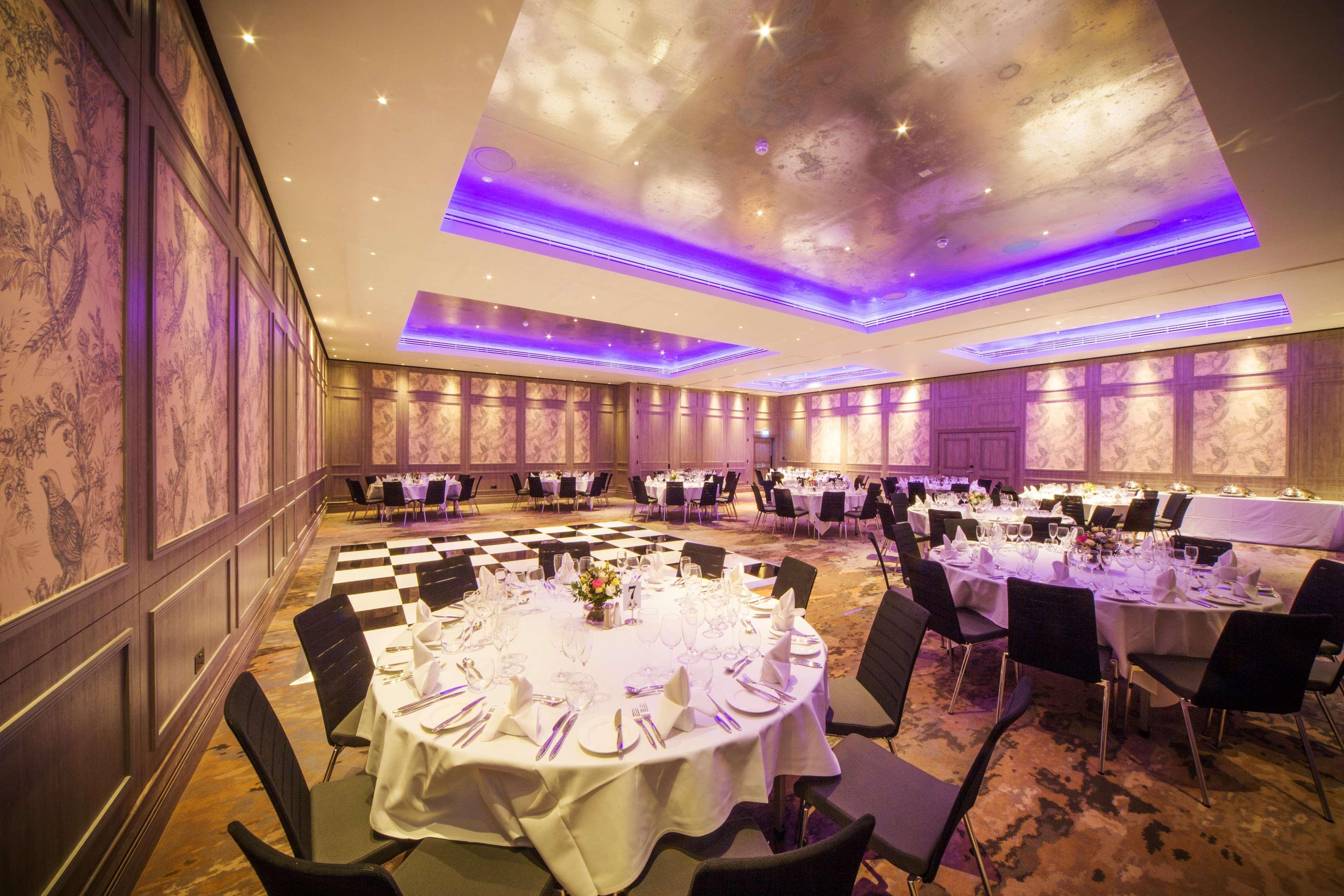 Готель Doubletree By Hilton London Kingston Upon Thames Кінгстон-на-Темзі Екстер'єр фото
