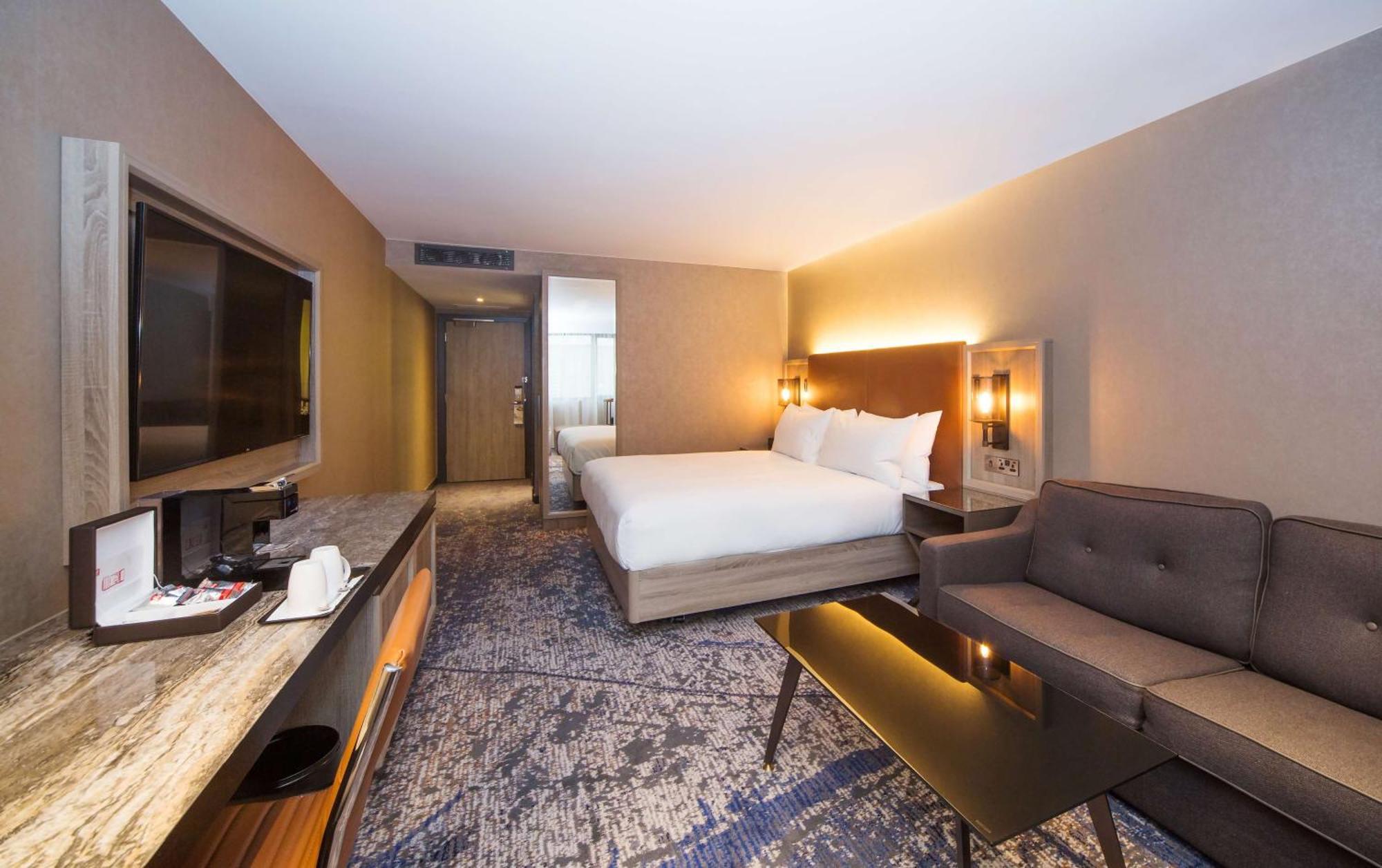 Готель Doubletree By Hilton London Kingston Upon Thames Кінгстон-на-Темзі Екстер'єр фото