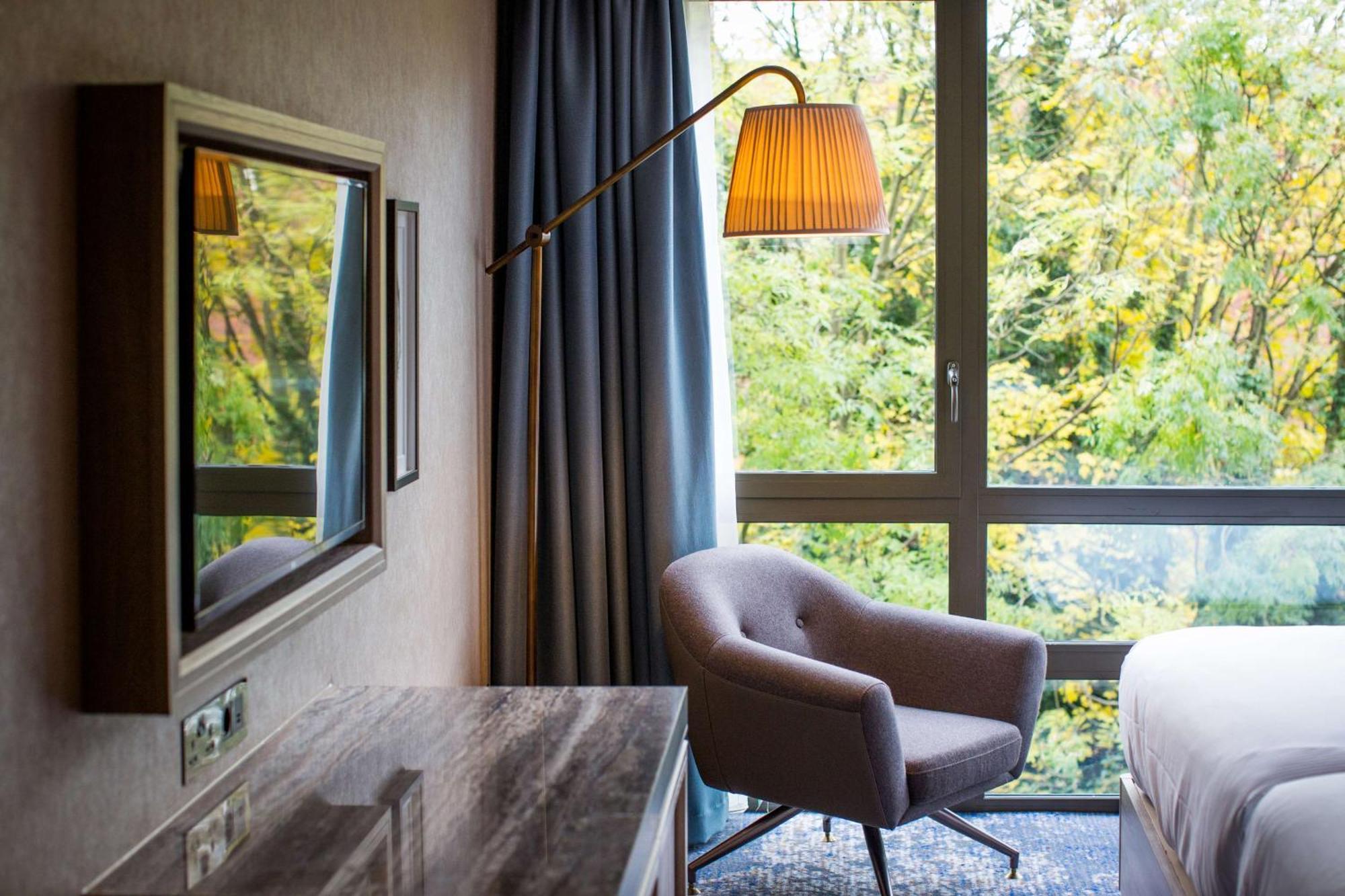 Готель Doubletree By Hilton London Kingston Upon Thames Кінгстон-на-Темзі Екстер'єр фото