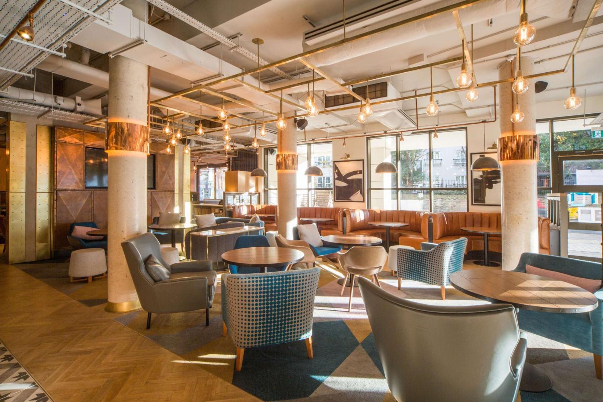 Готель Doubletree By Hilton London Kingston Upon Thames Кінгстон-на-Темзі Екстер'єр фото