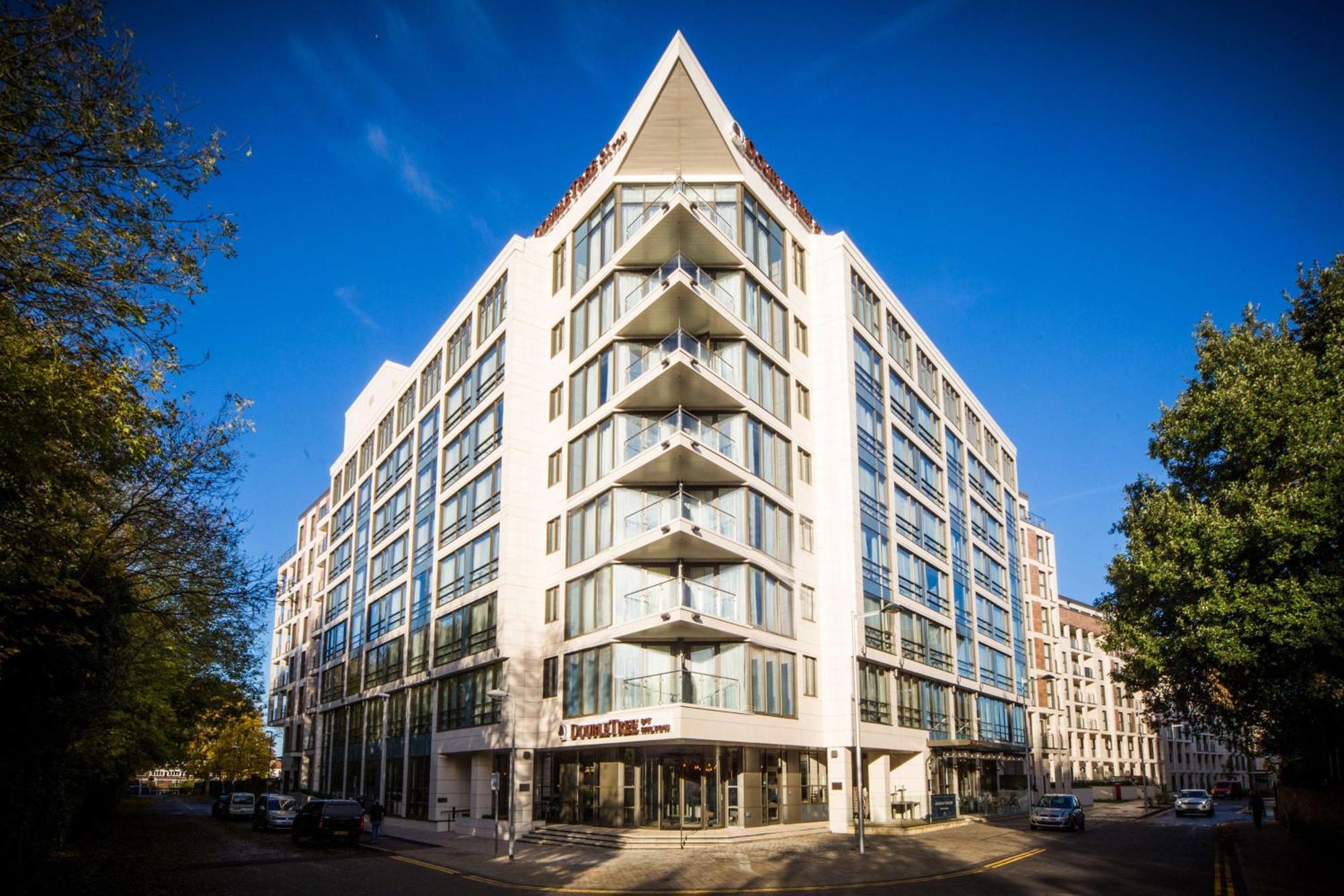 Готель Doubletree By Hilton London Kingston Upon Thames Кінгстон-на-Темзі Екстер'єр фото