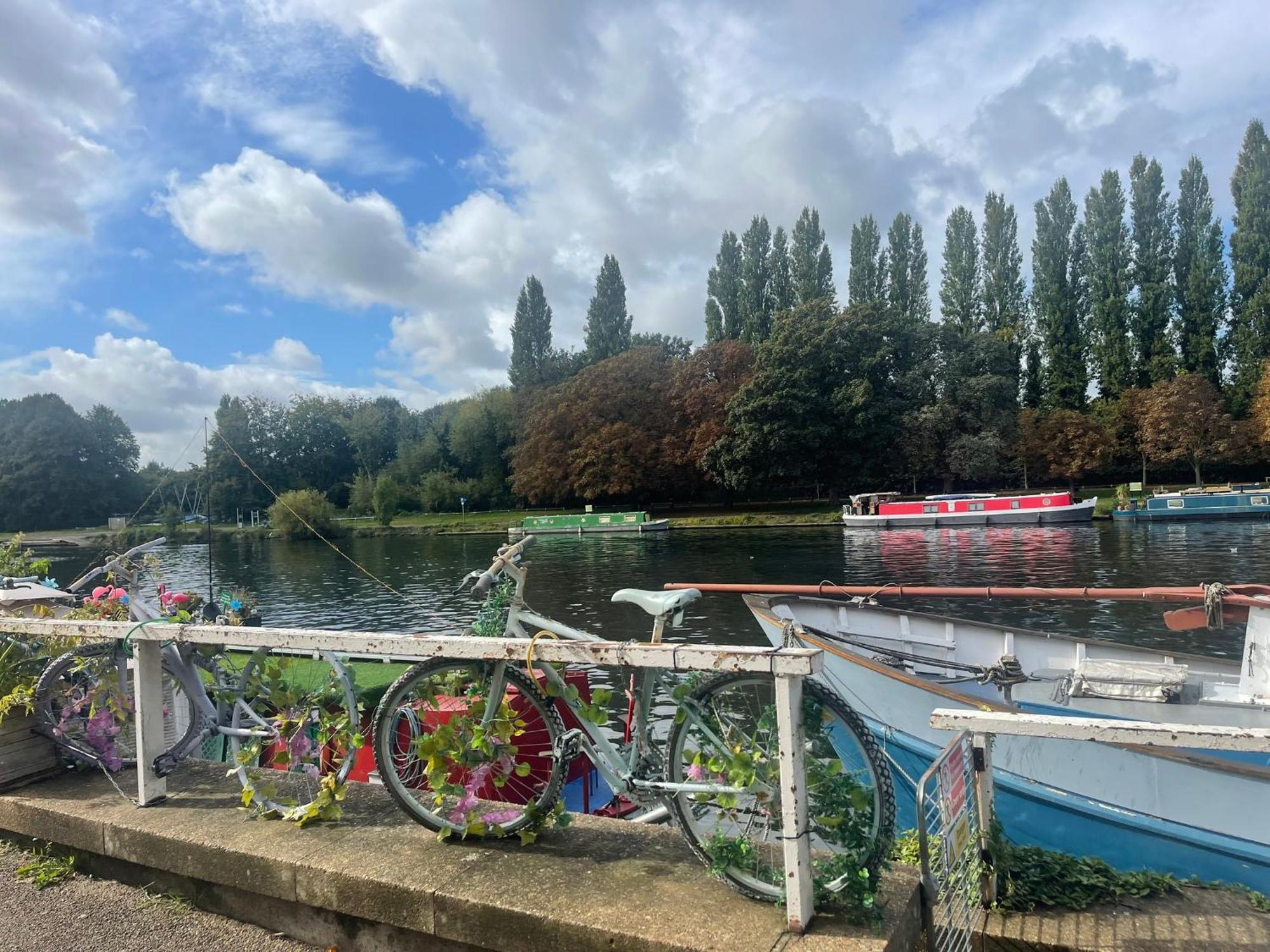 Готель Doubletree By Hilton London Kingston Upon Thames Кінгстон-на-Темзі Екстер'єр фото