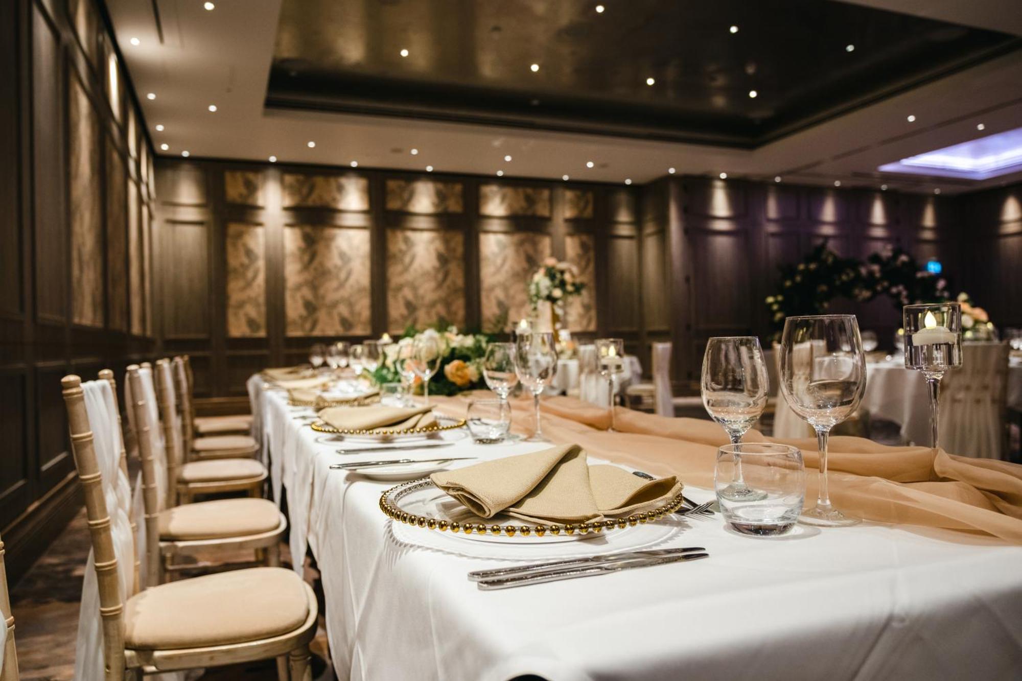 Готель Doubletree By Hilton London Kingston Upon Thames Кінгстон-на-Темзі Екстер'єр фото